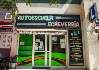 fachada frontal de la autoescuela